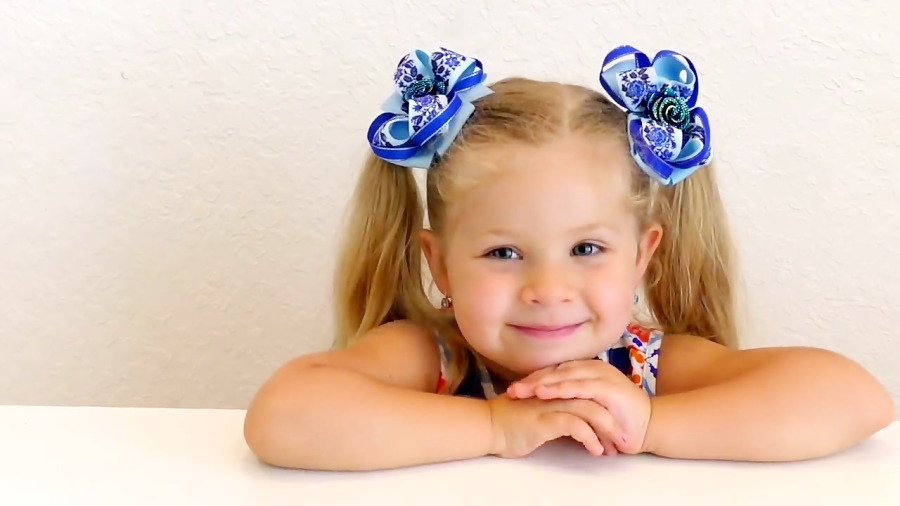 دیانا و اسباب بازی ها - پرنسس دیانا و نقاشی و اسم میوه ها